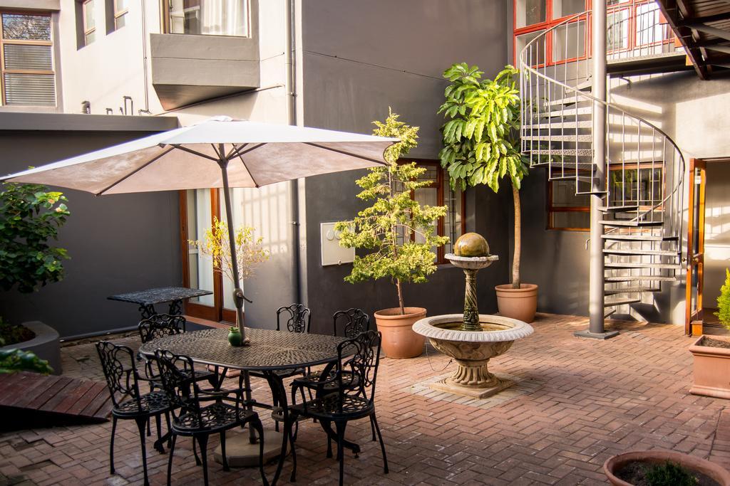 Edward Charles Manor Hotel Mossel Bay Bagian luar foto