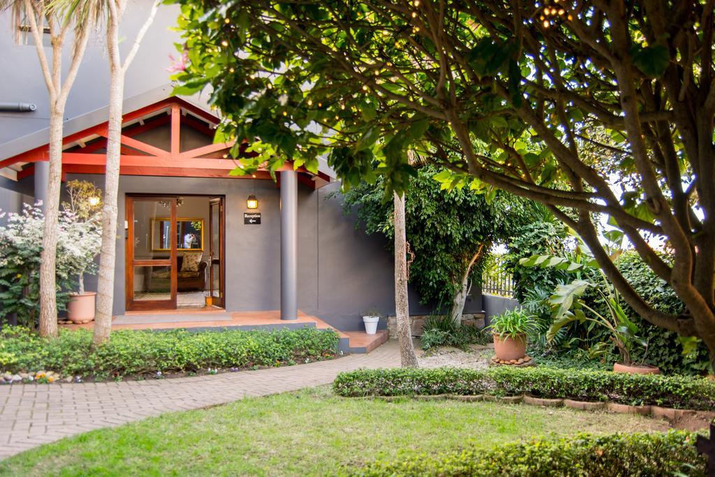 Edward Charles Manor Hotel Mossel Bay Bagian luar foto