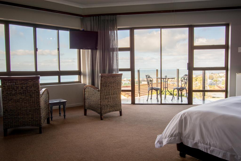 Edward Charles Manor Hotel Mossel Bay Bagian luar foto