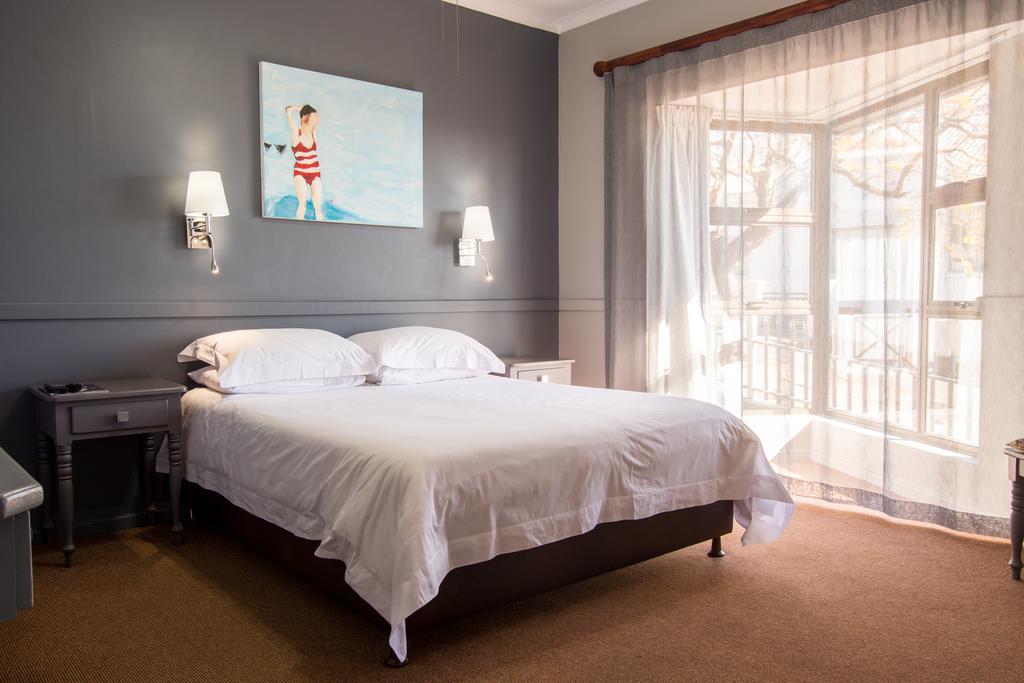 Edward Charles Manor Hotel Mossel Bay Bagian luar foto