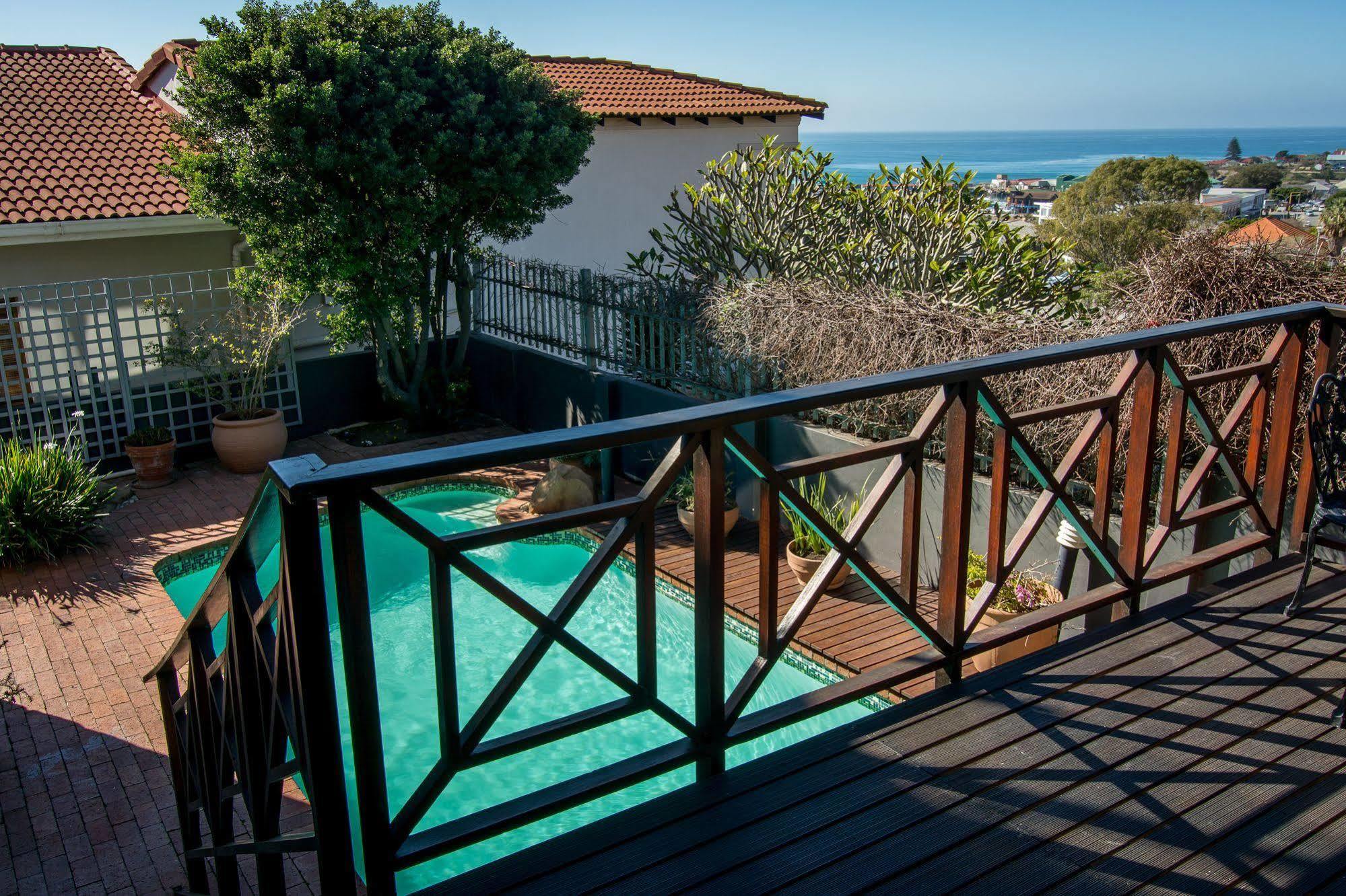 Edward Charles Manor Hotel Mossel Bay Bagian luar foto