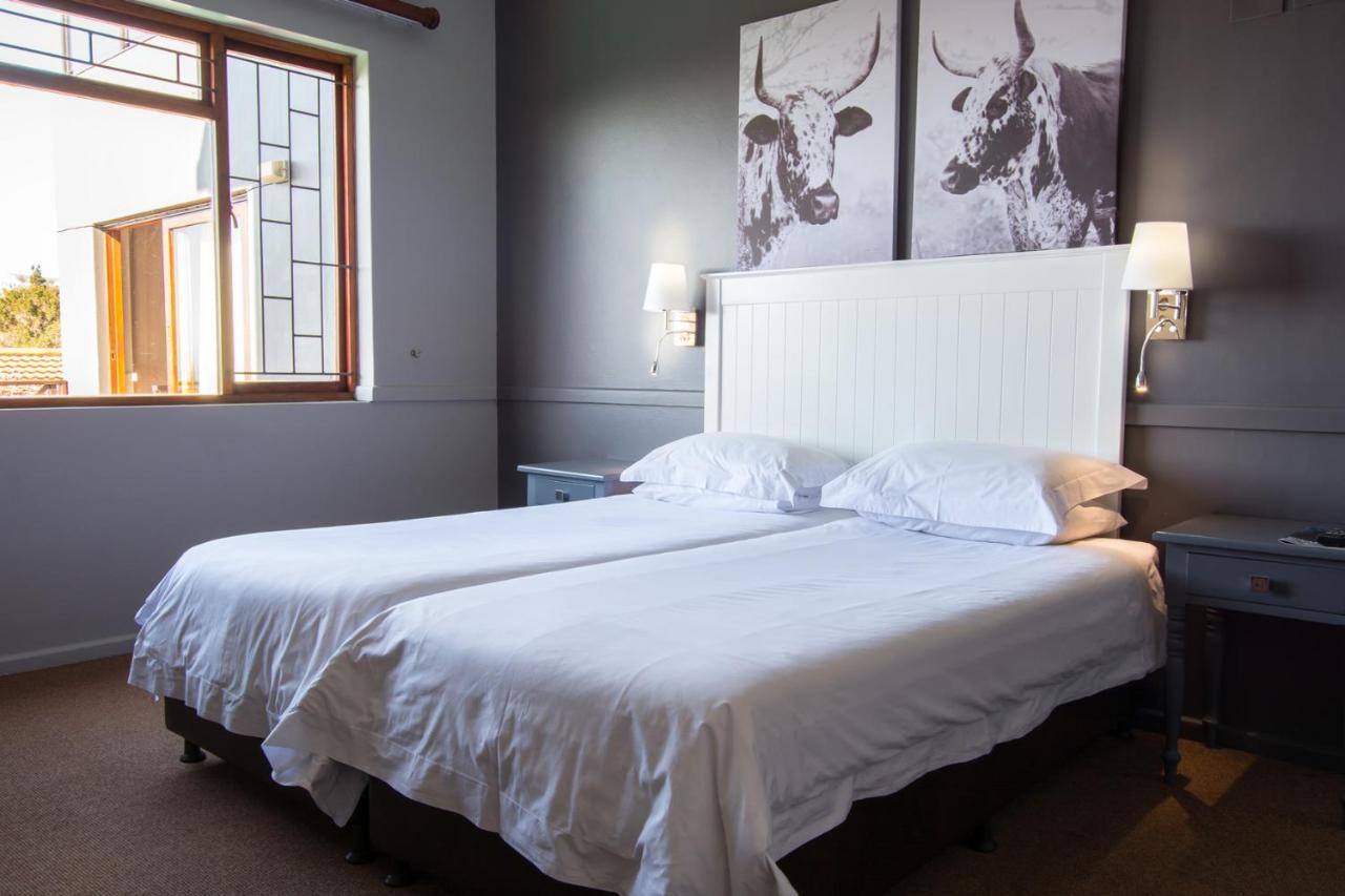 Edward Charles Manor Hotel Mossel Bay Bagian luar foto