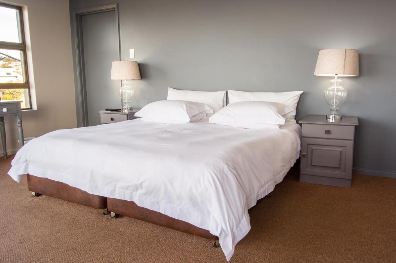 Edward Charles Manor Hotel Mossel Bay Bagian luar foto